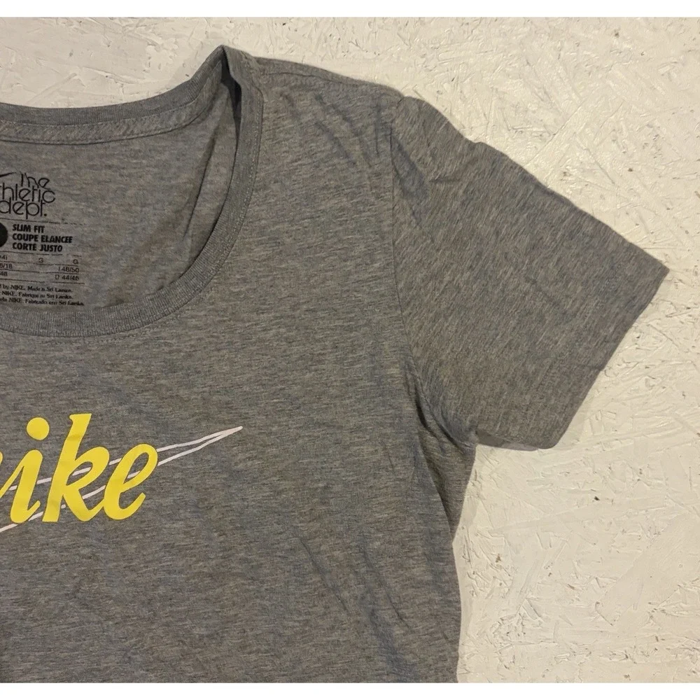 Nike Athletic Shirt Slim Fit Womens Large Short Sleeve Gray Yellow Comfort‎